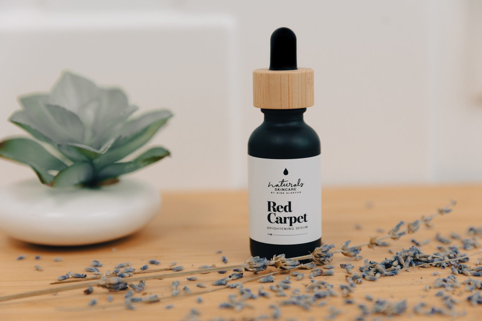 RED CARPET BRIGHTENING SERUM
